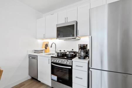 TWO Bold Condos on the Boardwalk by CozySuites - image 10