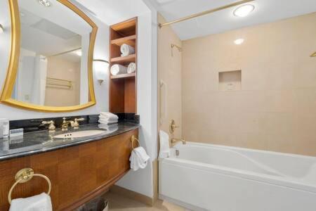 CozySuites at Showboat Bold 2BR 3BA Beachfront Retreat - image 14