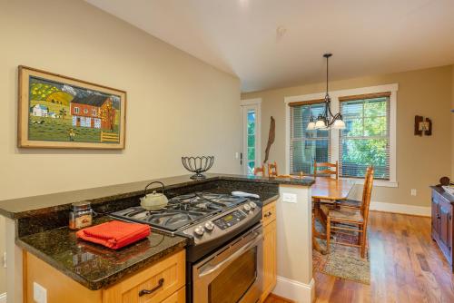 Hatton House - 3 Bedroom, 2.5 Bathroom in Black Mountain, USA