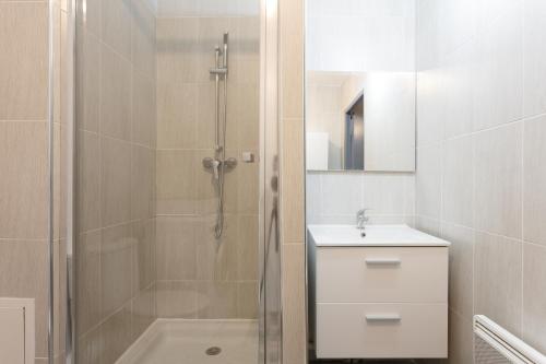 Un cocon confortable et paisible pour votre séjour (Un cocon confortable et paisible pour votre sejour) in Аржентей