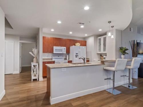 4Bedroom/ 2bath 2100sq ft Thorton Park Master Suite thumb 4