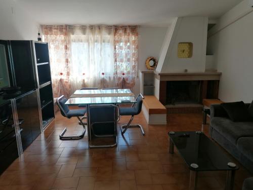 Dama - Attic with fireplace and air conditioning