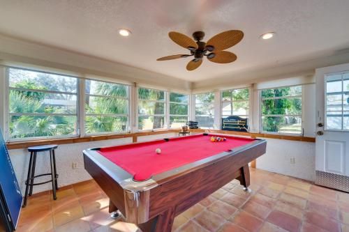 Spacious Apopka Escape with 1-Acre Backyard and Gym in Orlando, USA