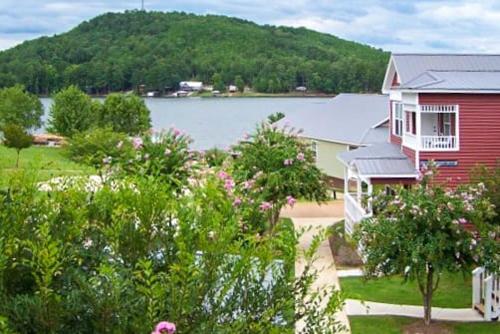 House #58 Lake Life pet friendly in Centre, USA