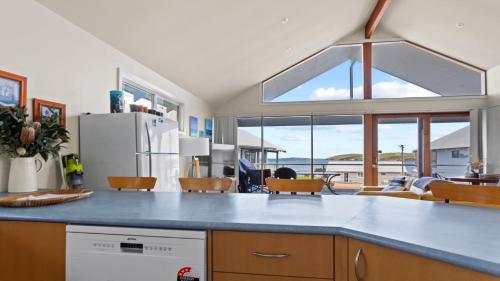 B&B Coffin Bay - Sheoak Holiday Home - Bed and Breakfast Coffin Bay