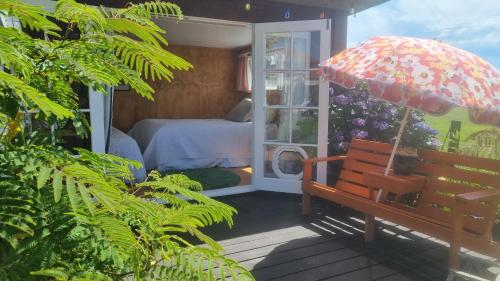 Delightful 1 bedroom tiny house, with retro Poptop