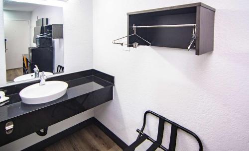 Motel 6-Kissimmee FL - Orlando - image 11