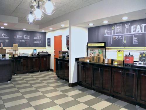 Hampton Inn Danville - image 8
