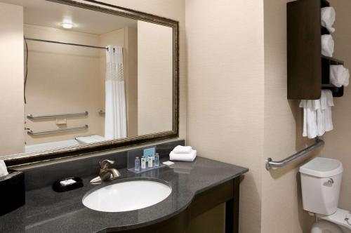 Queen Room with Two Queen Beds - Hearing Accessible/Non-Smoking