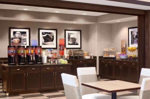 Hampton Inn & Suites - Mansfield - image 2