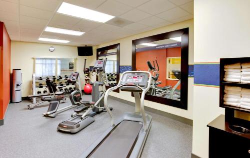 Hampton Inn Emporia - image 10