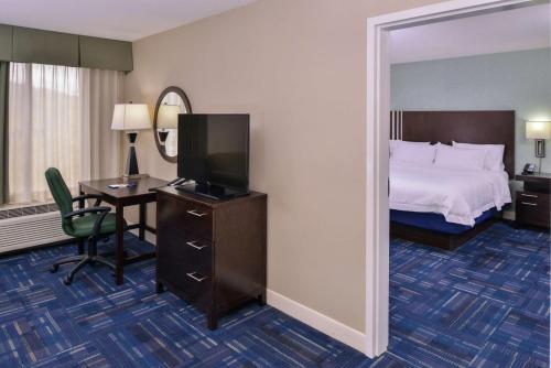 Hampton Inn Eugene - image 14