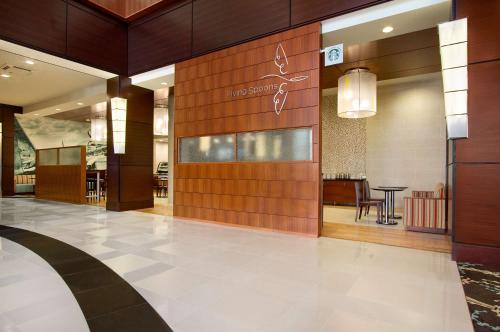 Embassy Suites Fayetteville Fort Bragg - image 2