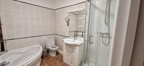 room detail thumbnail 2