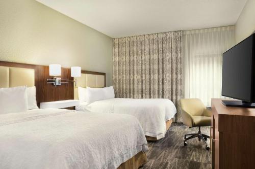 Hampton Inn Findlay - image 9
