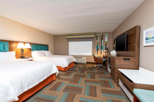 2 queen beds