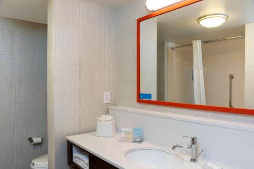 Hampton Inn & Suites Fort Myers-Colonial Boulevard