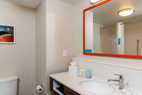 Hampton Inn & Suites Fort Myers-Colonial Boulevard