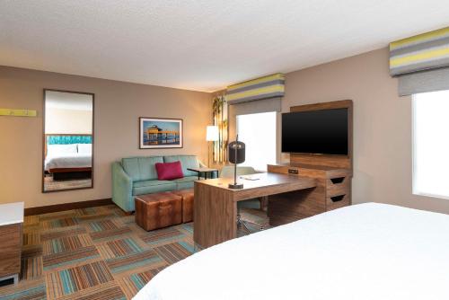 Hampton Inn & Suites Fort Myers-Colonial Boulevard