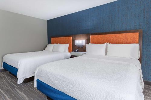 Hampton Inn Sioux Falls - image 11
