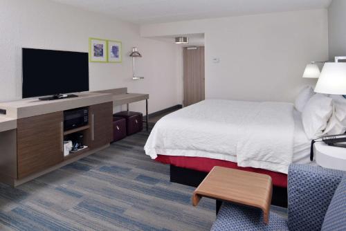 Hampton Inn - Greenville - image 10