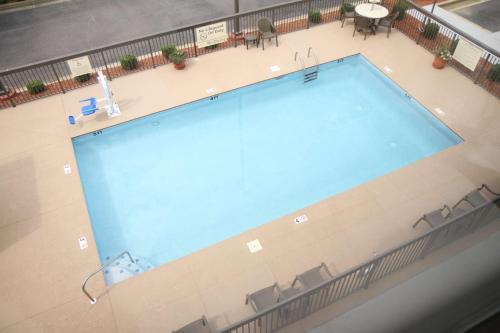 Hampton Inn Greeneville - image 11