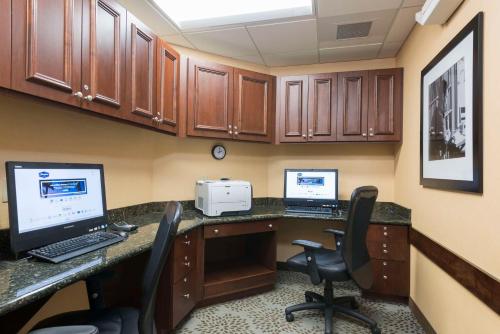 Hampton Inn & Suites Hartford-Manchester - image 6