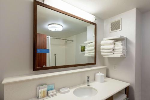 Hampton Inn Houston/Humble-Airport Area - image 6