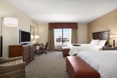 Hampton Inn & Suites Charles Town - image 8