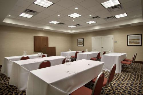 Hampton Inn & Suites Charles Town - image 11