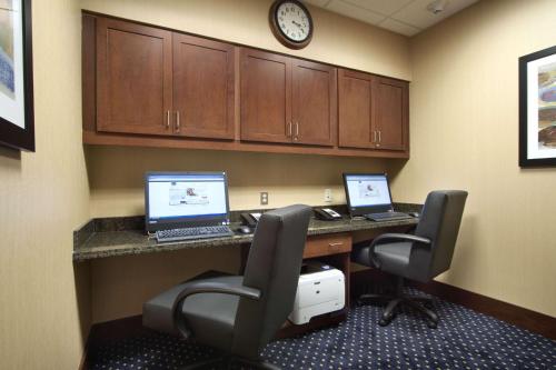 Hampton Inn & Suites Charles Town - image 2