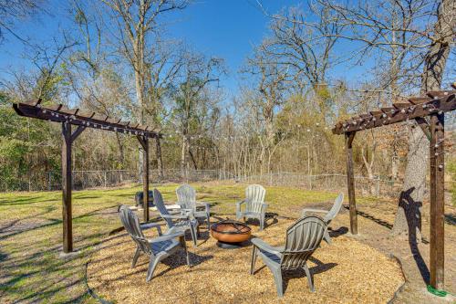 Cedar Creek Reservoir Cabin Less Than 1 Mi to Boat Ramp! in Malakoff, USA
