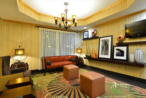 Hampton Inn Sturgis - image 11