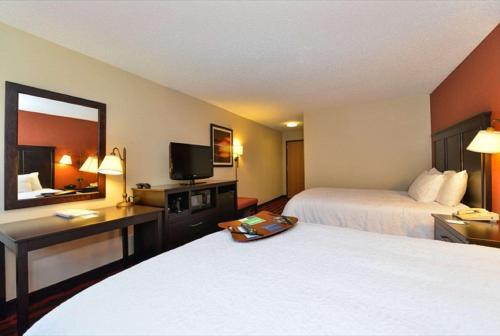Hampton Inn Sturgis - image 14