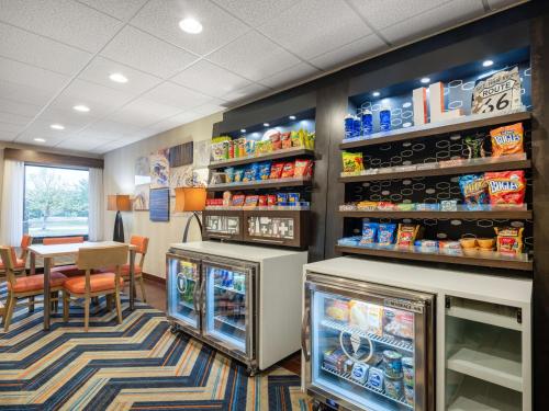 Hampton Inn Joliet/I-80 - image 6