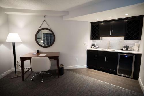 Hampton Inn & Suites Fairfield - image 13
