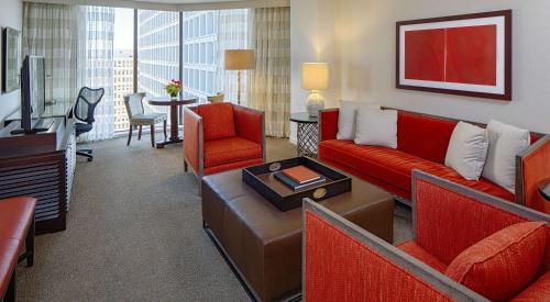 DoubleTree by Hilton Hotel Houston Greenway Plaza - image 7