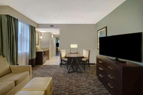 Embassy Suites by Hilton Jacksonville Baymeadows