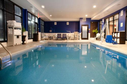 Hampton Inn Lebanon - image 9