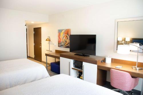 Hampton Inn Lebanon - image 2