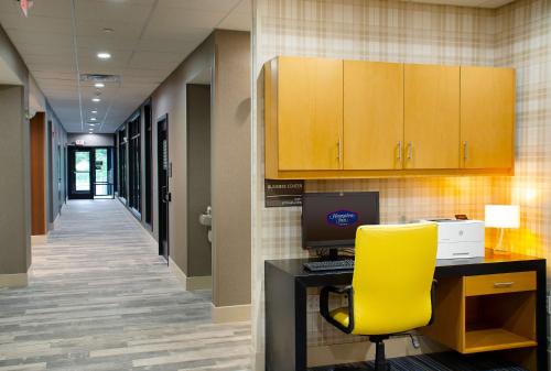 Hampton Inn Lebanon - image 6