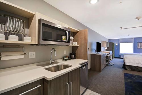 Home2 Suites By Hilton Grand Rapids North - image 7