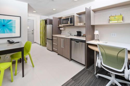 Home2 Suites By Hilton Newark Airport