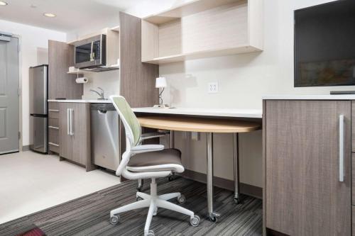 Home2 Suites By Hilton Newark Airport - image 13