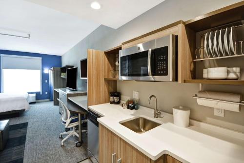 Home2 Suites Houston Westchase - image 11