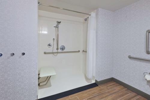 Hampton Inn Cape Cod Canal - image 8