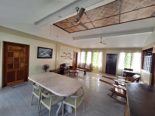 Agta Beach Resort in Almeria