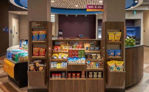 Tru By Hilton Fort Lauderdale Downtown-Flagler Village - image 11