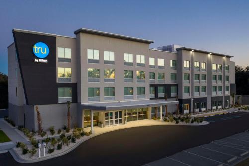 Tru by Hilton Beaufort Sc - image 13