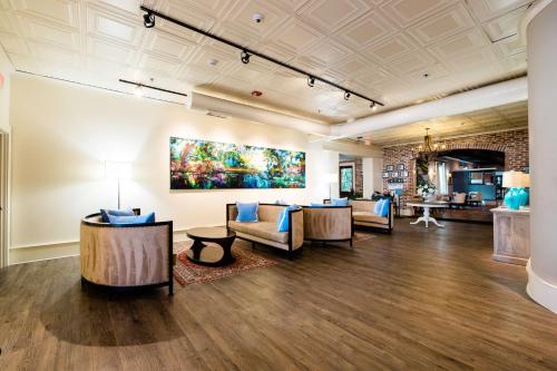 Hotel Florence, Tapestry Collection by Hilton in Florence, USA